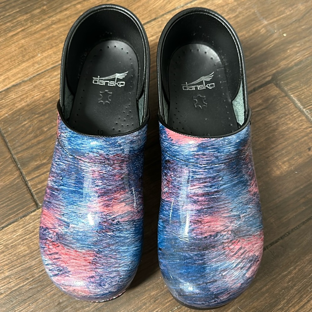 Pink and blue cotton candy Dansko clogs nursing shoes size 40